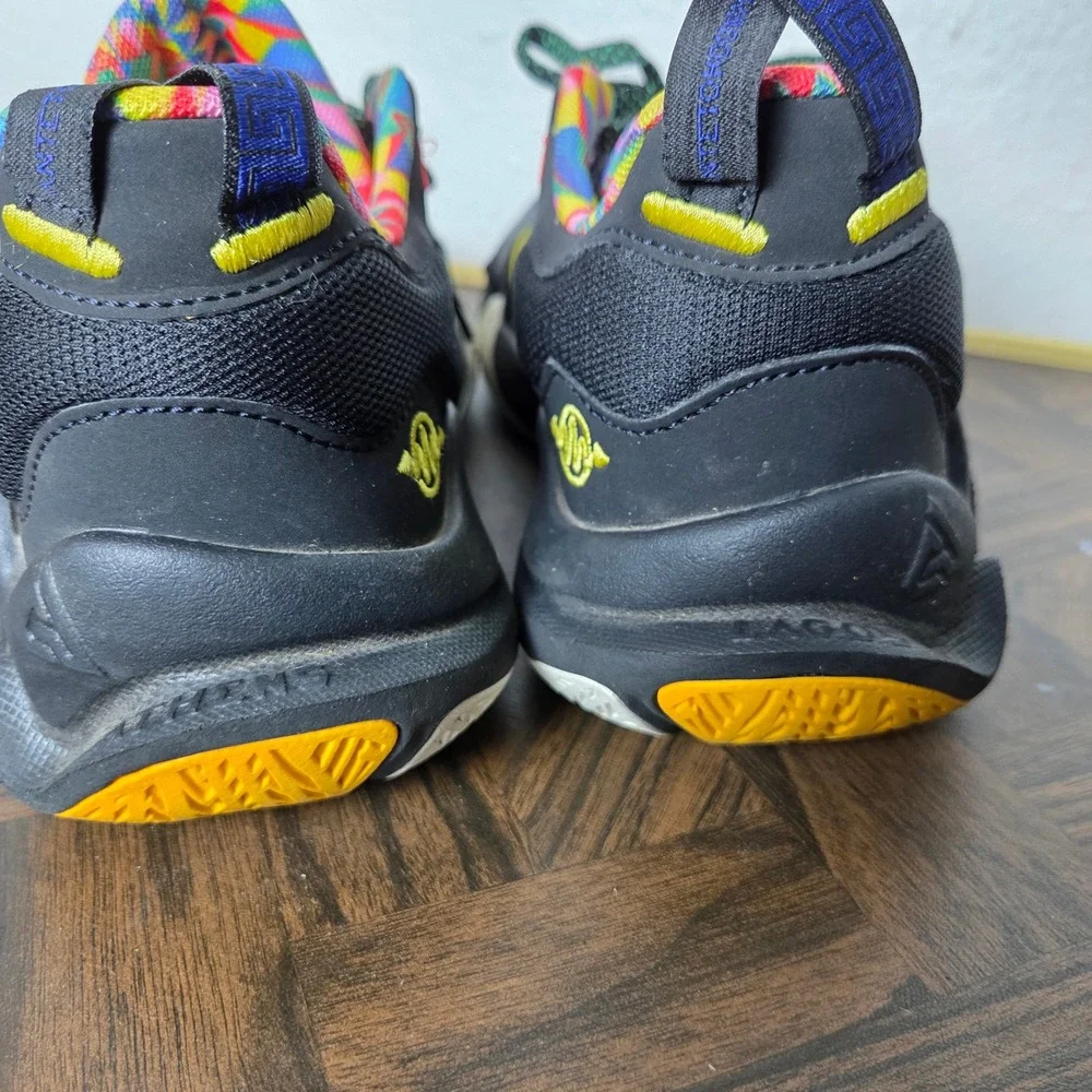 Nike Giannis Immortality 2 Youth‎ 5.5 Basketball Shoes Black & Neon multicolor